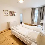 Apartment Family With Very Large Living *