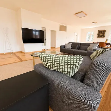 Apartment Family With Very Large Living *